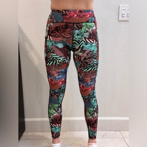 Lululemon rare speed up tight legging 💚 size 4 - Picture 5 of 5
